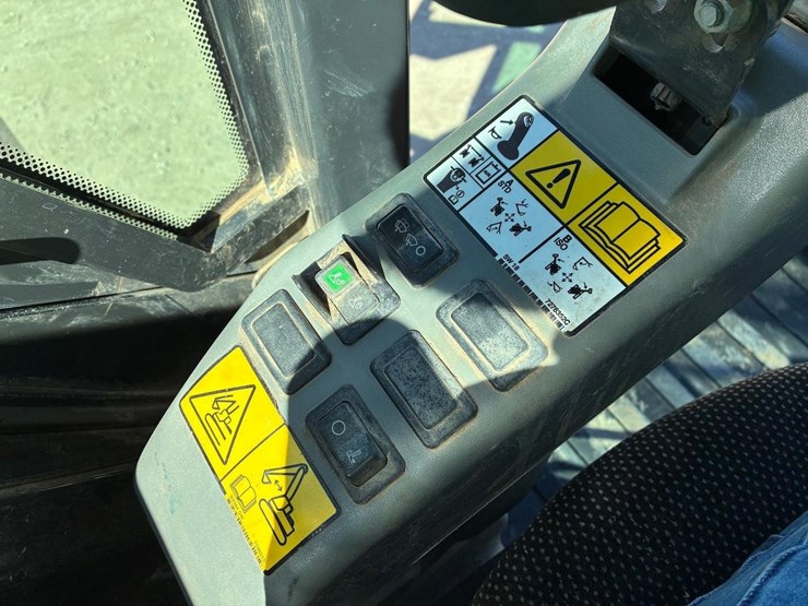 2019-bobcat-e85-image-28