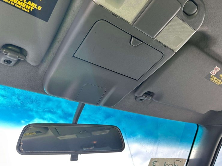 2001-nissan-pathfinder-image-19