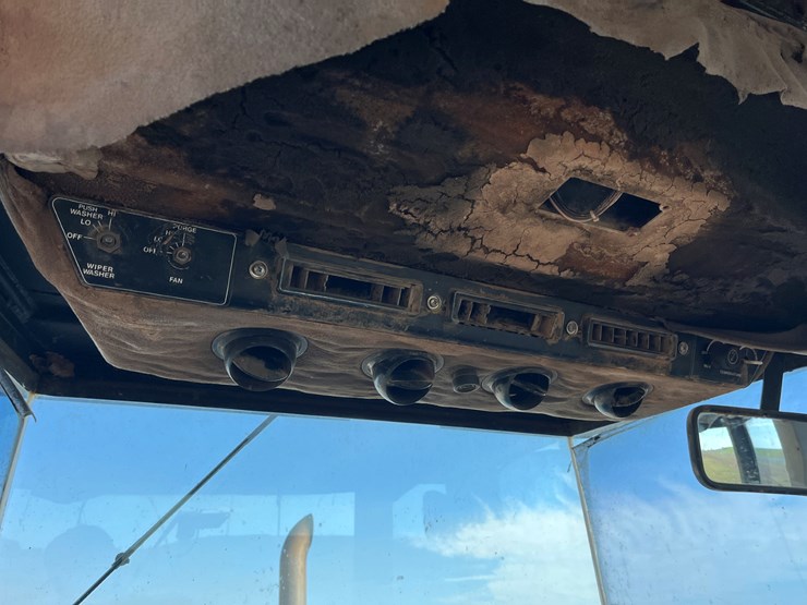 1989-ford-846-image-27