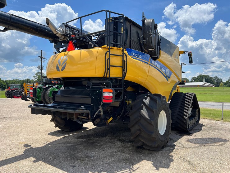 2023-new-holland-cr10.90-image-6