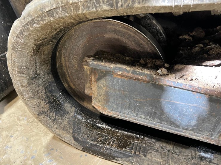 2016-bobcat-t595-image-13