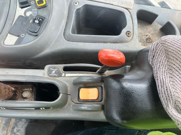 new-holland-tv140-image-33