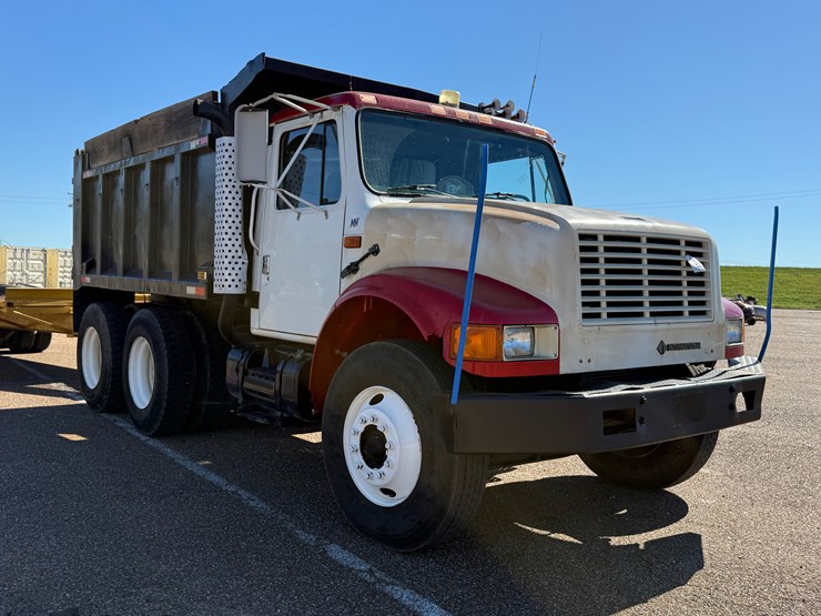 1992-international-4000-image-2