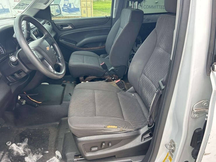 2016-chevrolet-tahoe-image-14