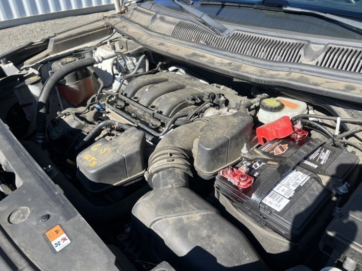 2016-ford-explorer-image-29