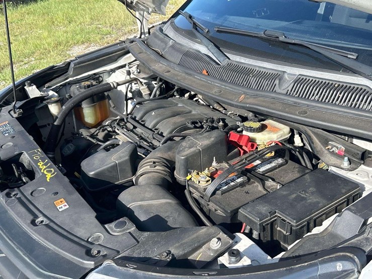 2016-ford-explorer-image-7