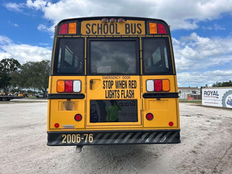 2007-freightliner-b2-image-25