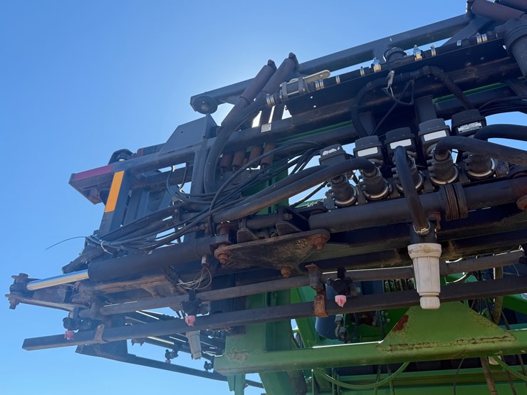 john-deere-4710-image-13