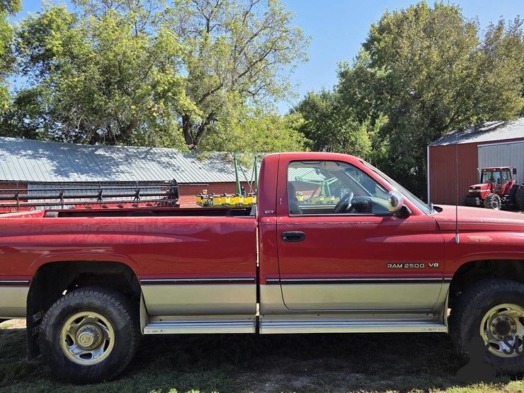 1994-dodge-ram-2500-image-4