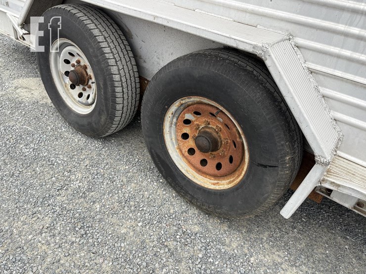 1995-featherlite-24-ft-image-4