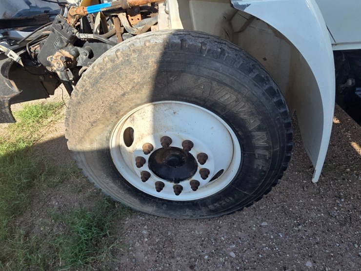 2005-international-durastar-4300-image-11