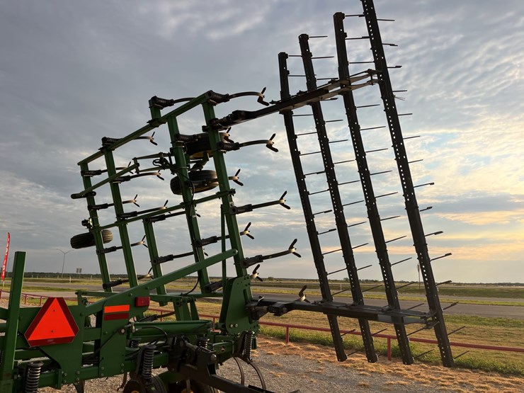 john-deere-2210-image-12