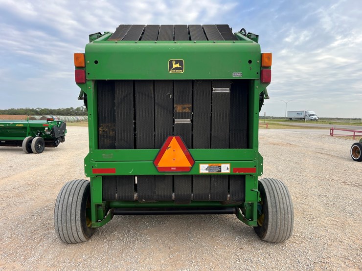 2000-john-deere-567-image-9