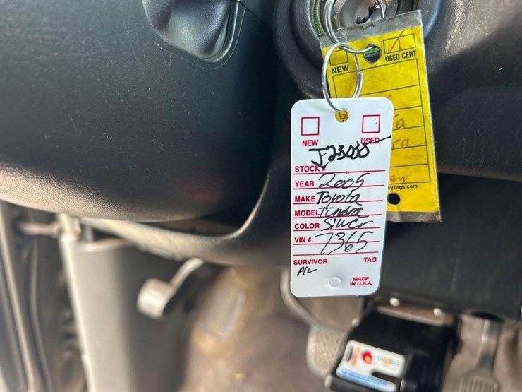 2005-toyota-tundra-image-25