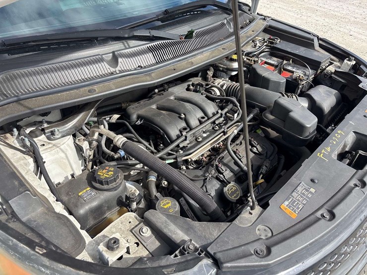 2014-ford-explorer-image-8