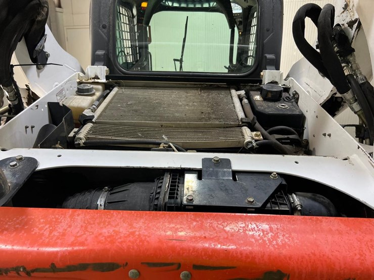 2016-bobcat-t595-image-16