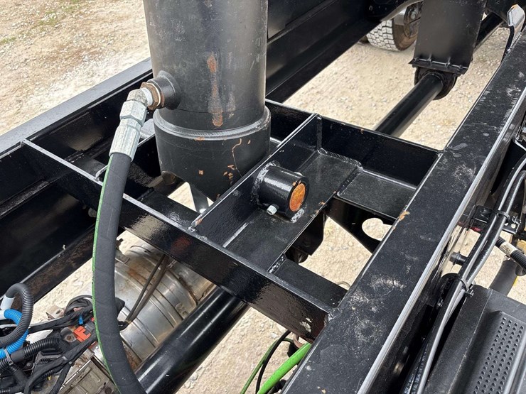 2020-international-mv607-16ft-morgan-dump-truck-image-20