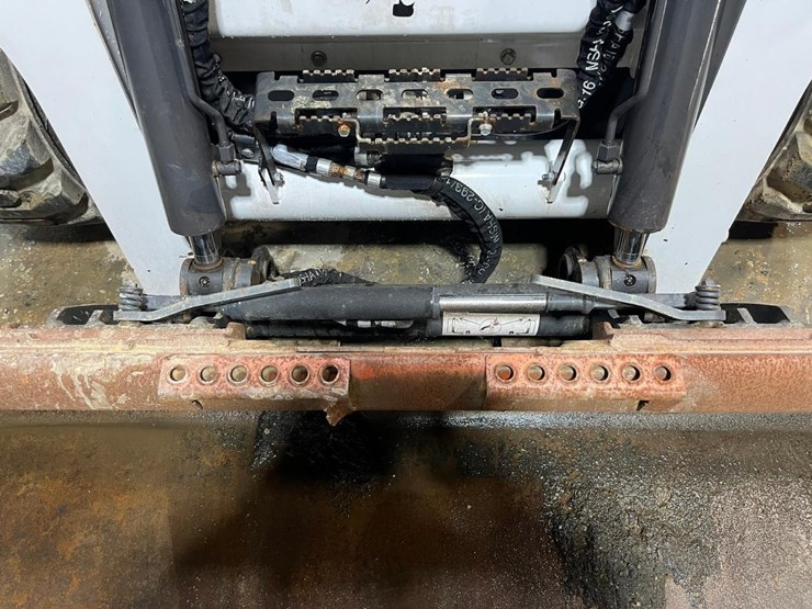 2023-bobcat-s650-image-10