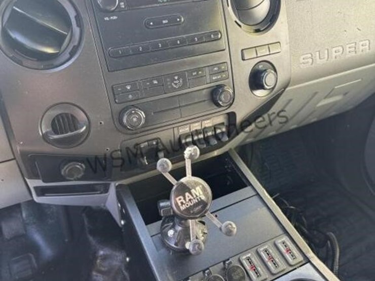 2016-ford-f550-image-21