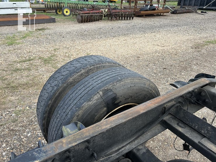 2004-freightliner-fl70-image-10