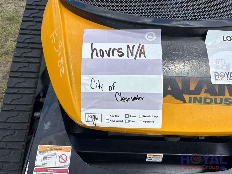 2022-mcconnel-traxx-rc28-43in.-remote-controlled-slope-mower-image-13