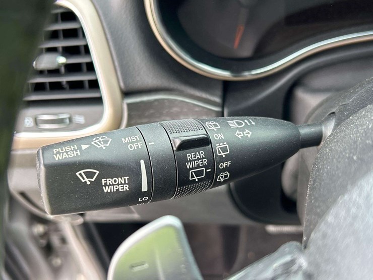 2017-jeep-grand-cherokee-image-16