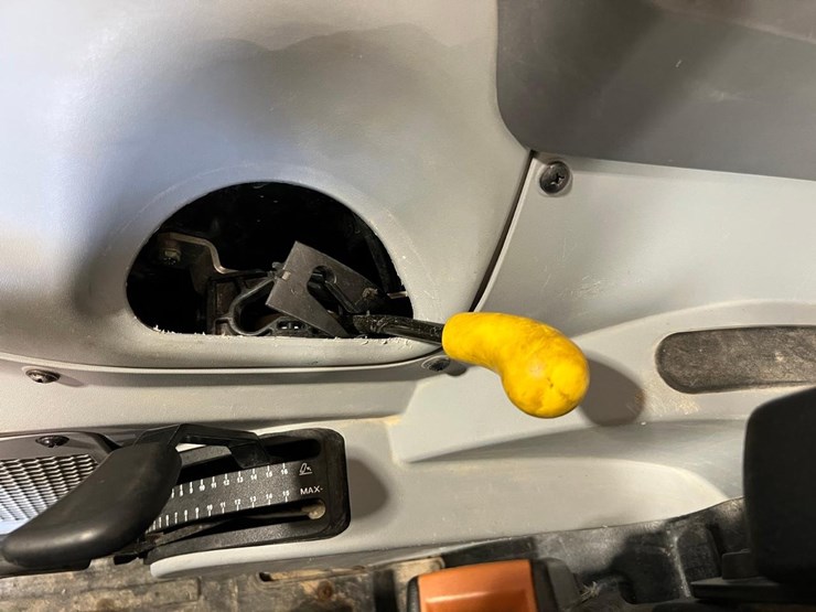 new-holland-t4.75-image-28