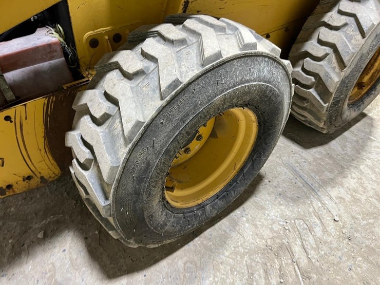 john-deere-270-image-17