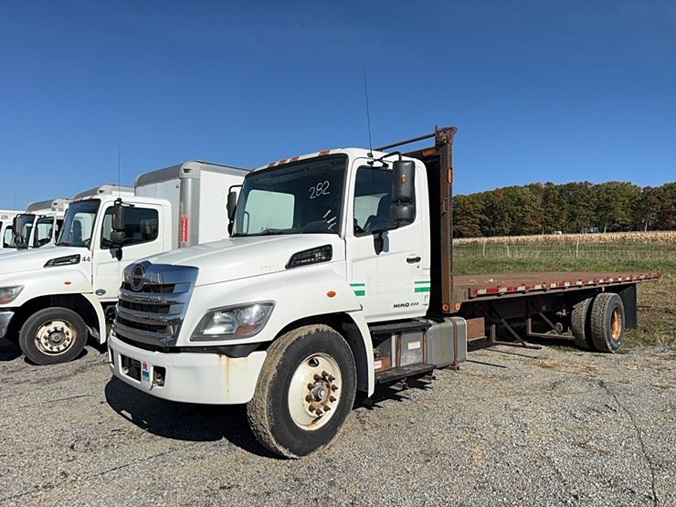 2018-hino-268-image-1