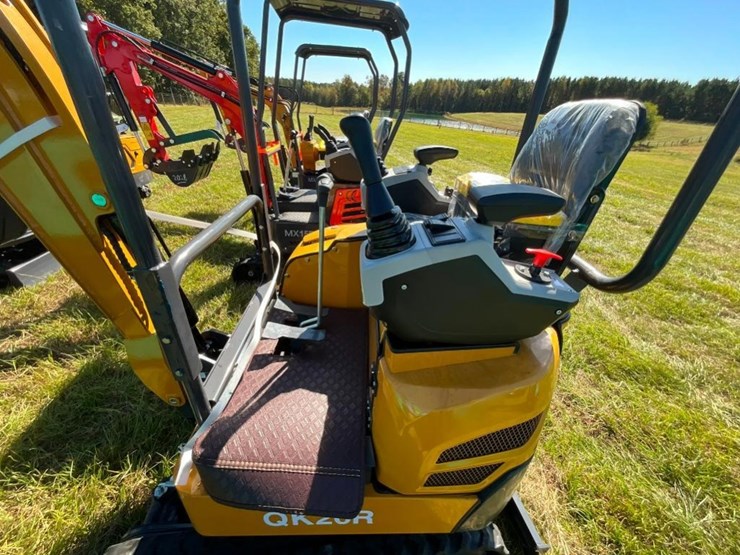 unused-cfg-qk20r-mini-excavator-image-9