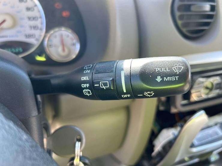 2004-jeep-liberty-image-17