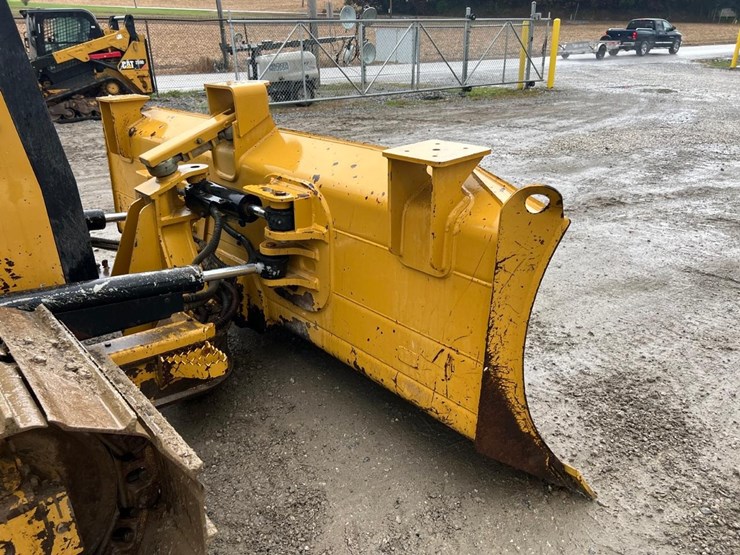 2020-caterpillar-d5k2-lgp-image-24