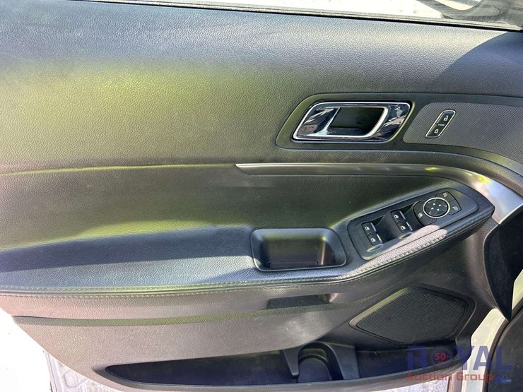 2018-ford-explorer-image-11