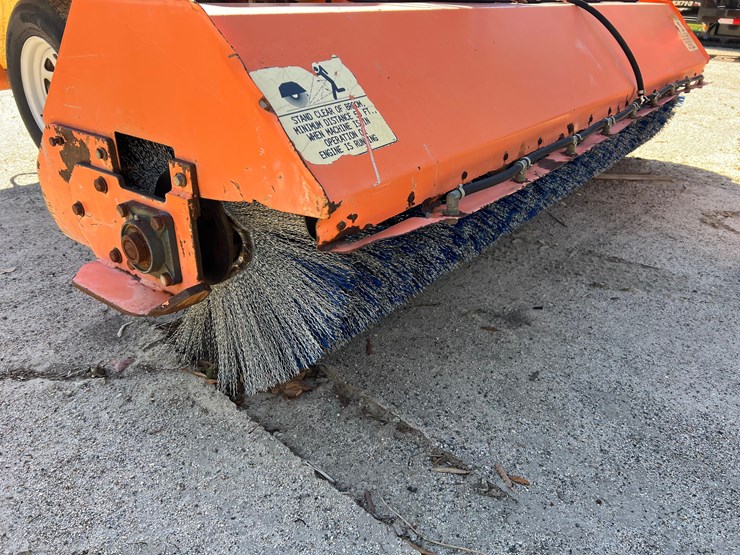 lay-mor-sweepmaster-300-image-17