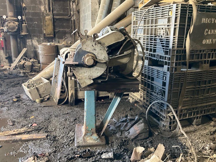 #152-•-dual-arbor-pedestal-grinder-image-2