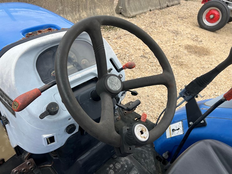 2011-new-holland-30-image-21