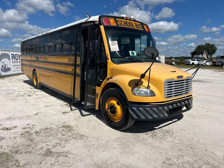 2007-freightliner-b2-image-2