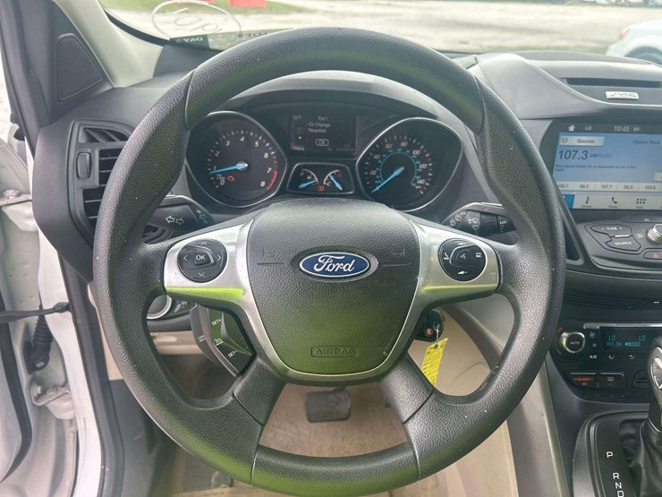 2016-ford-escape-se-image-13
