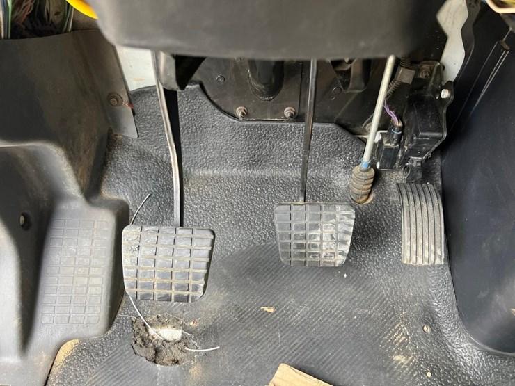 2017-international-durastar-4300-image-38