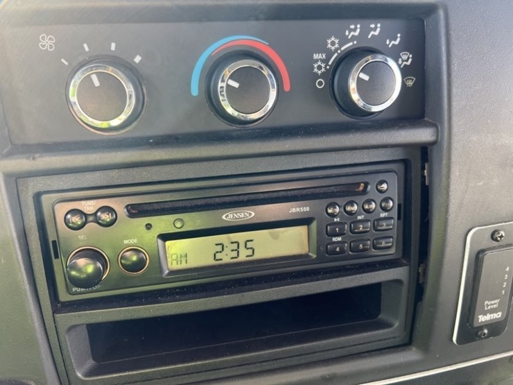 2014-chevrolet-express-paratransit-bus-image-18