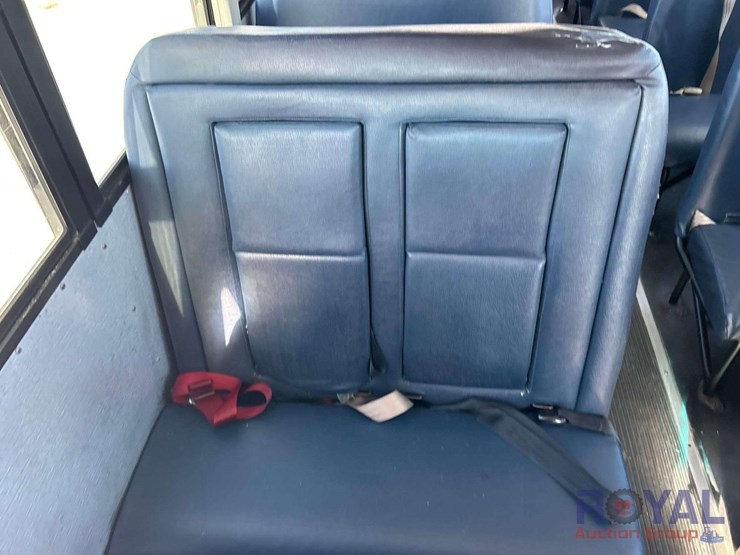 2009-freightliner-b2-image-16