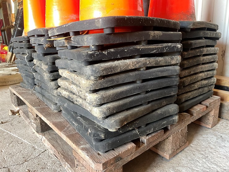 #1054-•-(60)-reflective-traffic-cones-image-5