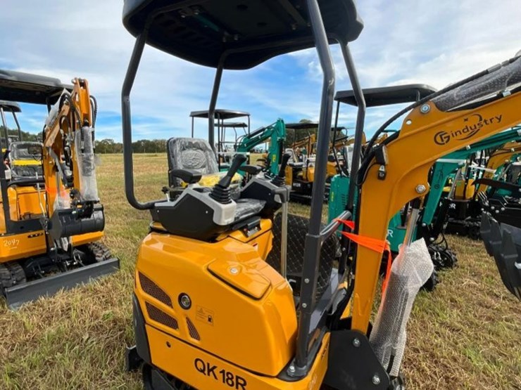 unused-cfg-qk18r-mini-excavator-(rato-image-4
