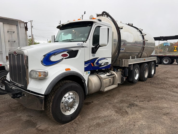 2019-peterbilt-567-image-1