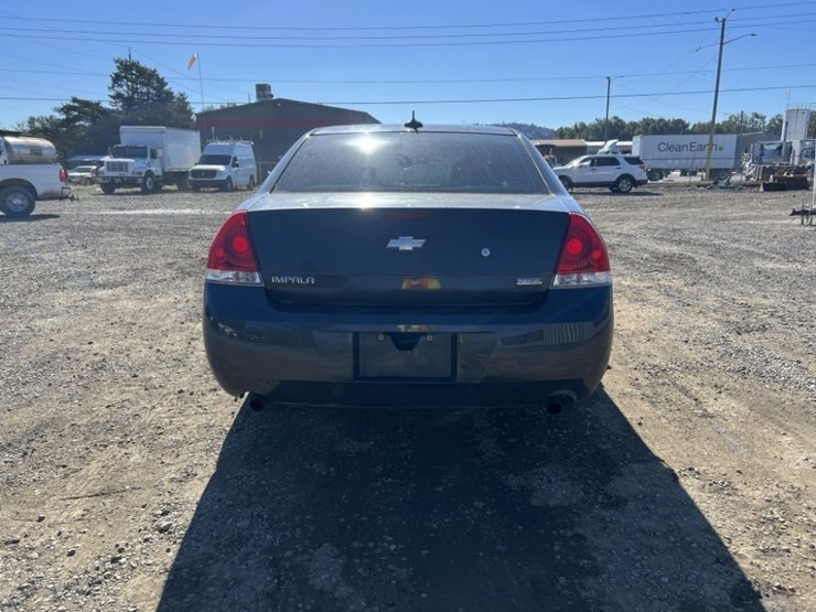 2012-chevrolet-impala-sedan-image-5