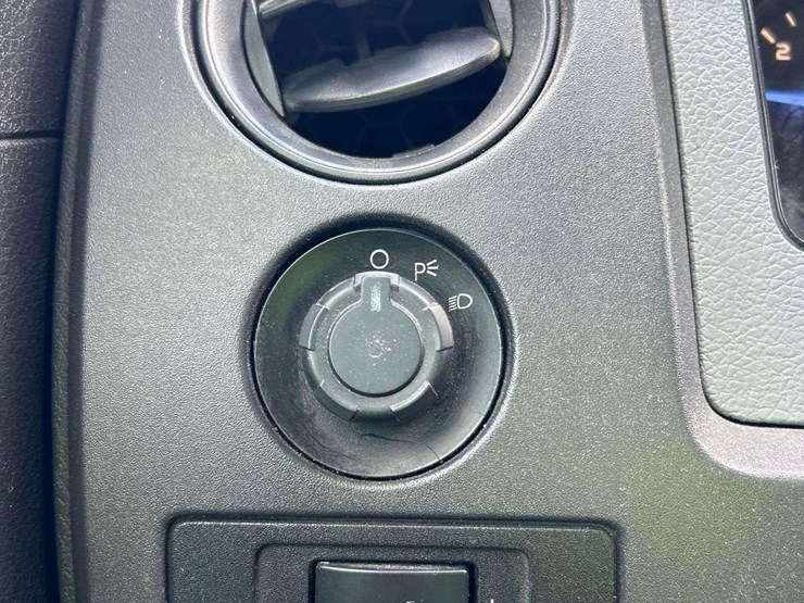 2011-ford-f150-image-17