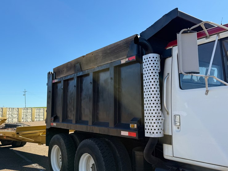 1992-international-4000-image-47