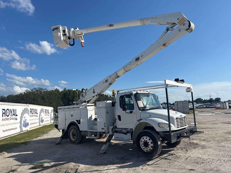 2013-freightliner-m2-106-altec-aa755-55ft-bucket-truck-image-2