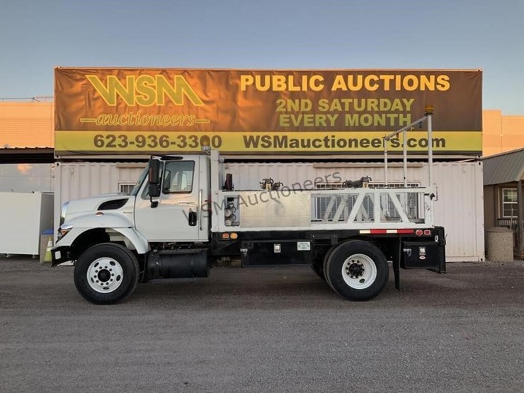 2008-international-7400-image-1