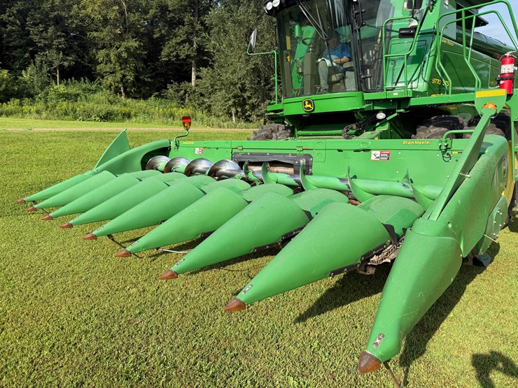 2013-john-deere-608-image-1